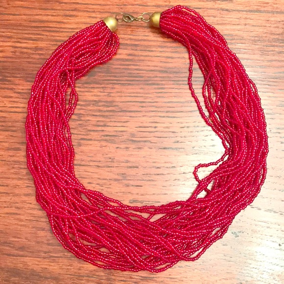 Jewelry - ❤️ Fantastic red bead necklace ❤️